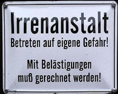 irrenanstalt_belstigungen_schild.jpg